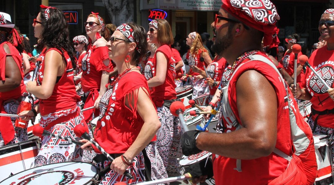Como a relação entre carnaval e o team building pode ajudar a sua empresa?